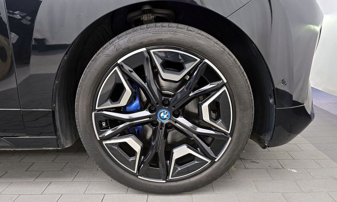 BMW iX 2023