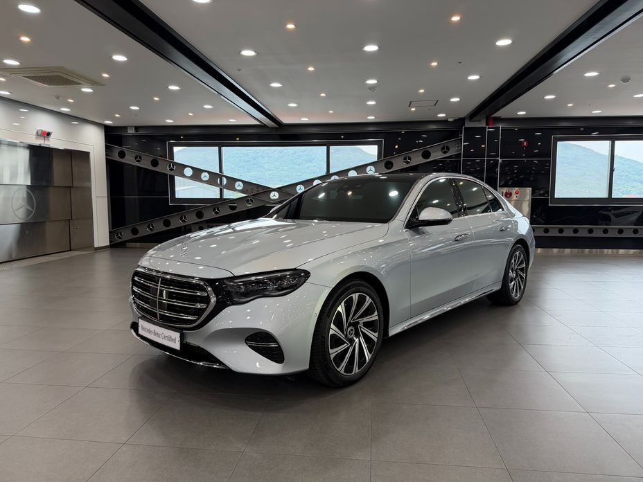 Mercedes-Benz E-Class 2024