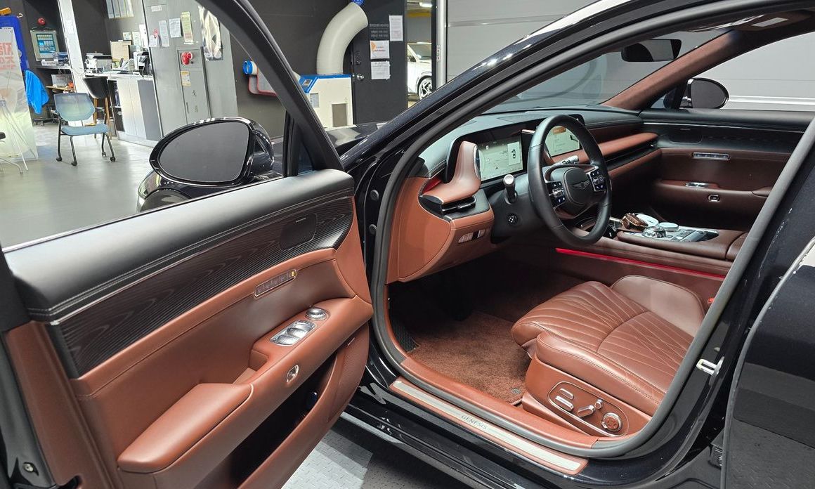 Genesis G90 2023