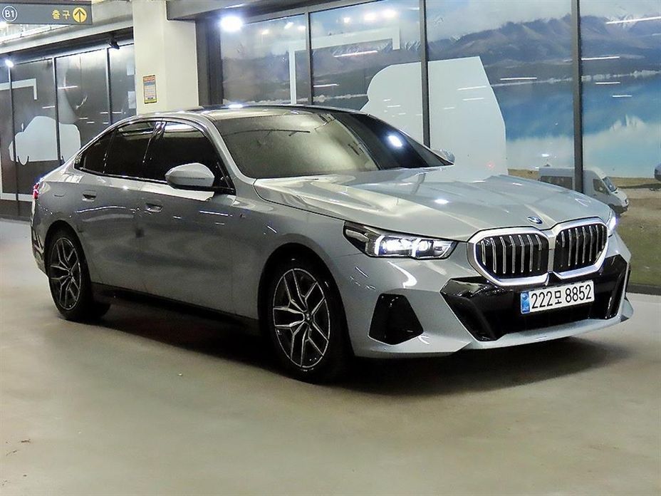 BMW 5-Series 2025