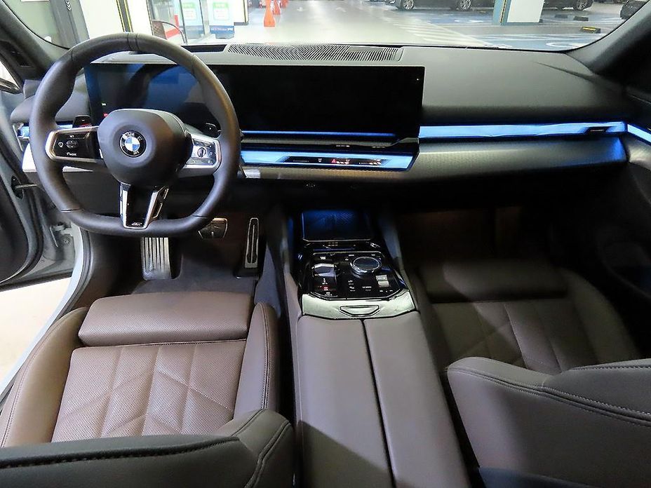 BMW 5-Series 2025