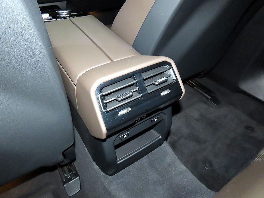 BMW 5-Series 2025