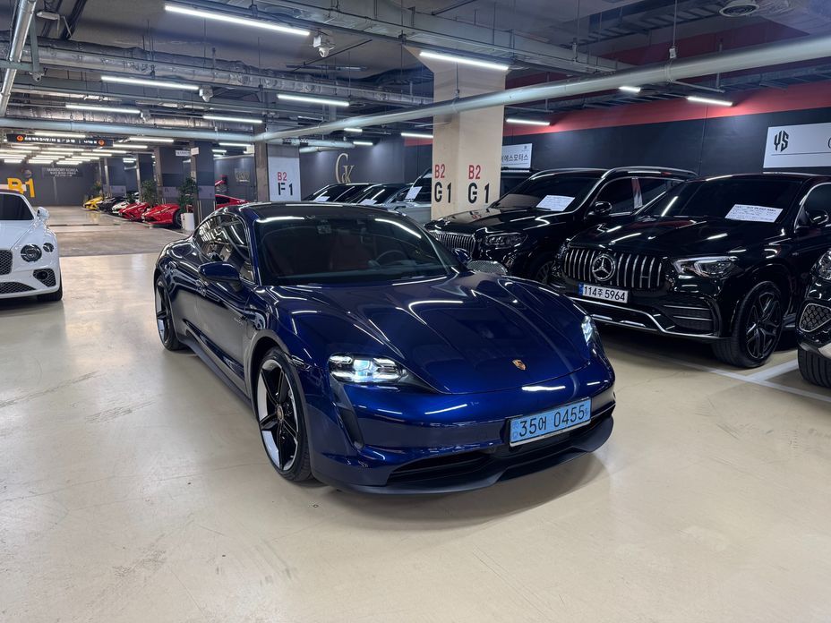 Porsche Taycan 2024