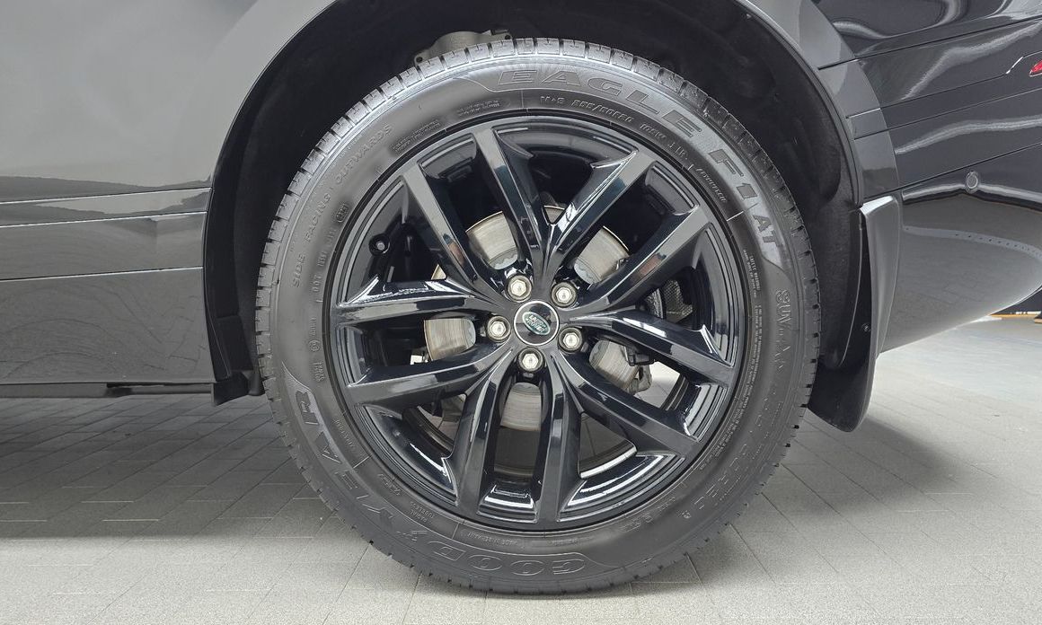Land Rover Range Rover Velar 2026