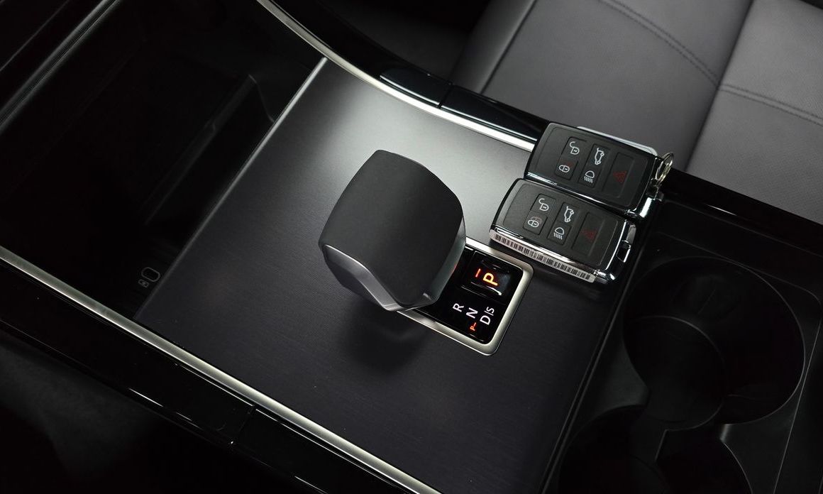 Land Rover Range Rover Velar 2026