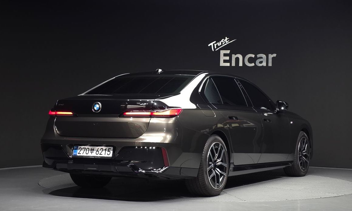BMW 7-Series 2024