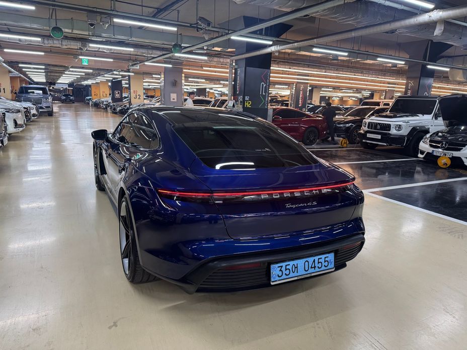 Porsche Taycan 2024