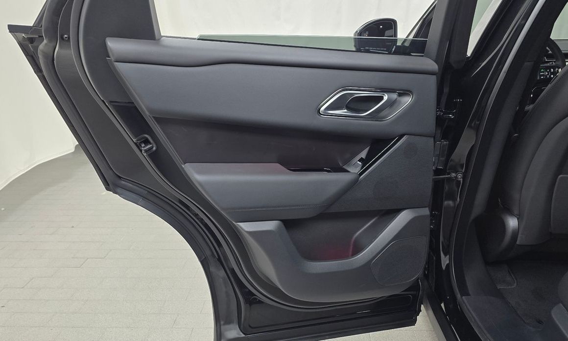 Land Rover Range Rover Velar 2026