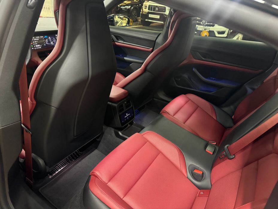 Porsche Taycan 2024