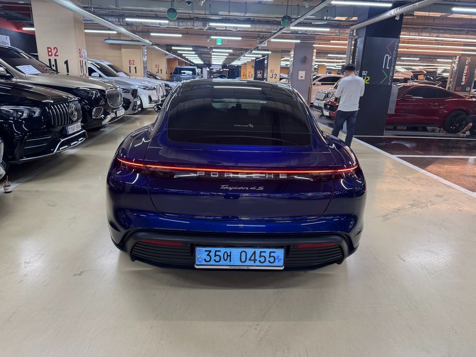 Porsche Taycan 2024