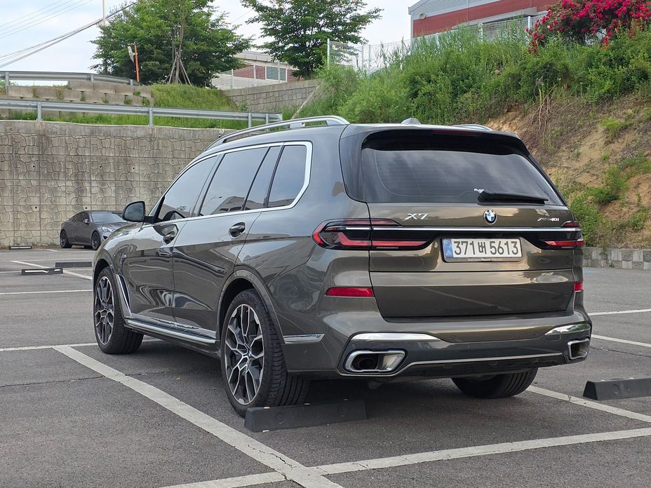 BMW X7 2025