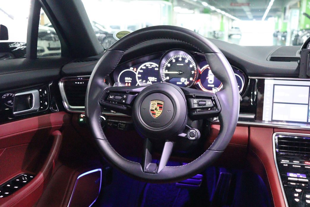 Porsche Panamera 2021