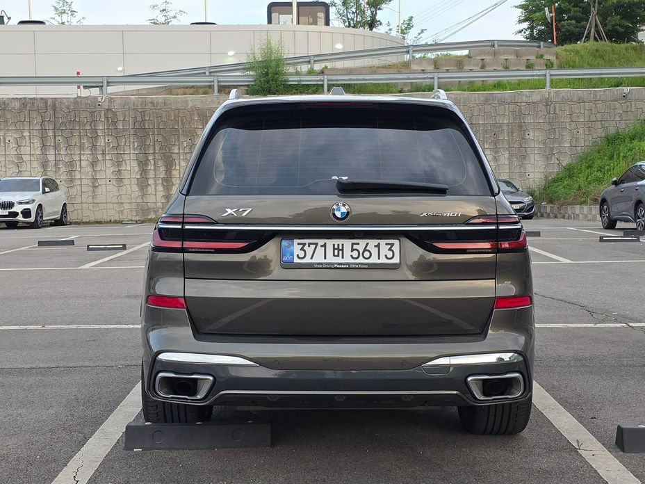 BMW X7 2025