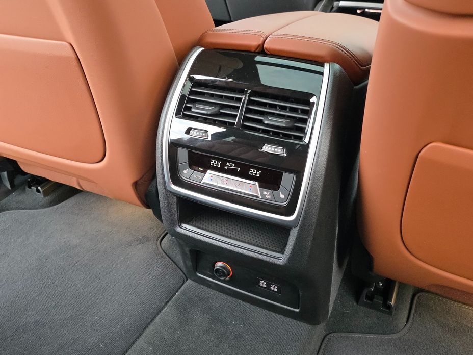 BMW X7 2025