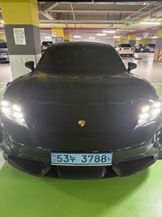 Porsche Taycan 2021