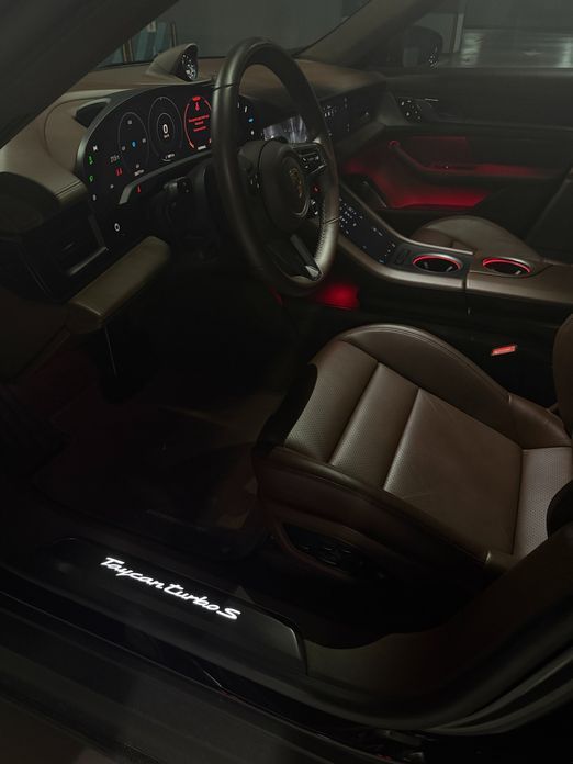 Porsche Taycan 2021