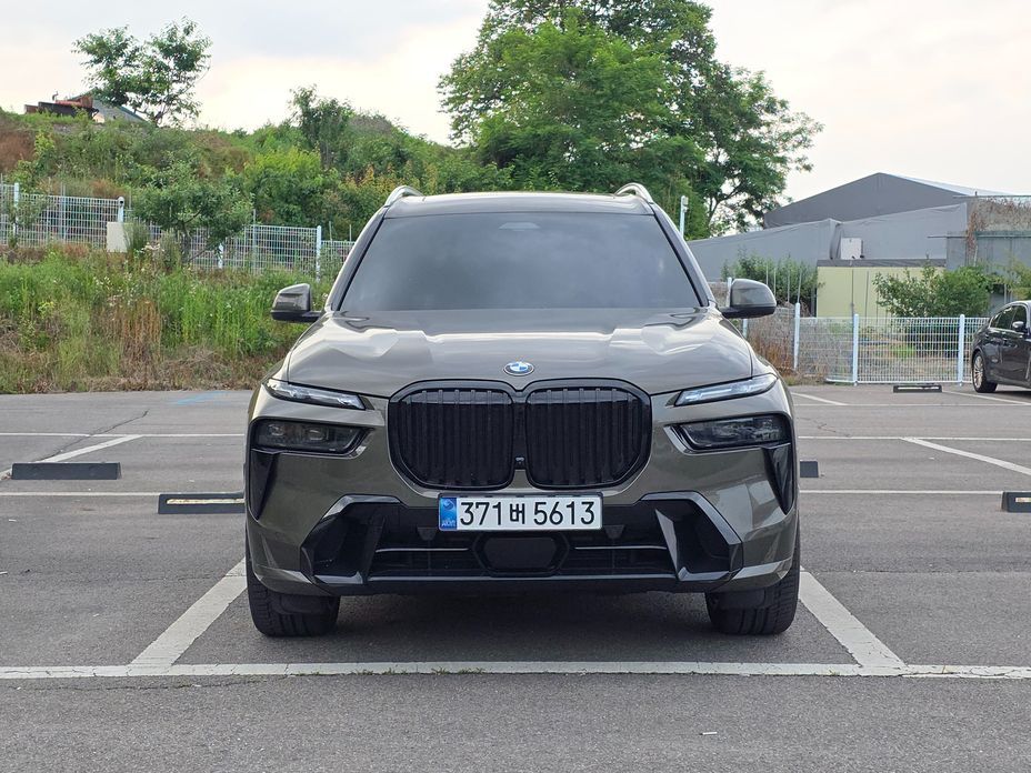 BMW X7 2025