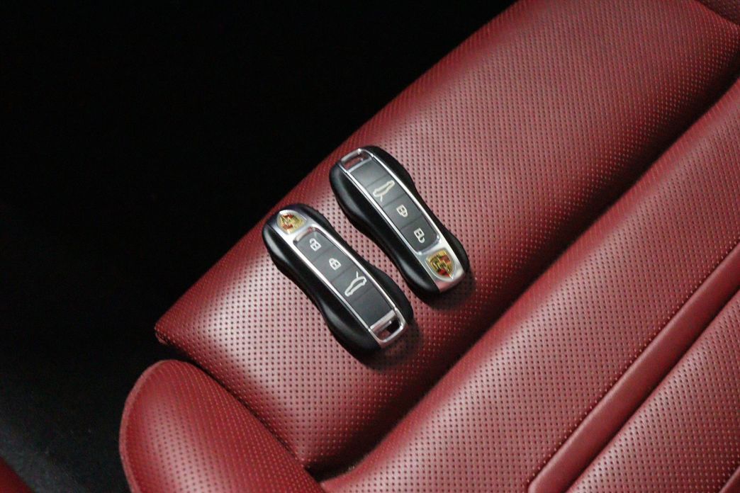 Porsche Panamera 2021