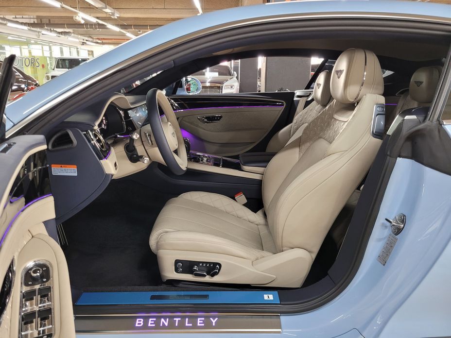 Bentley Continental 2021
