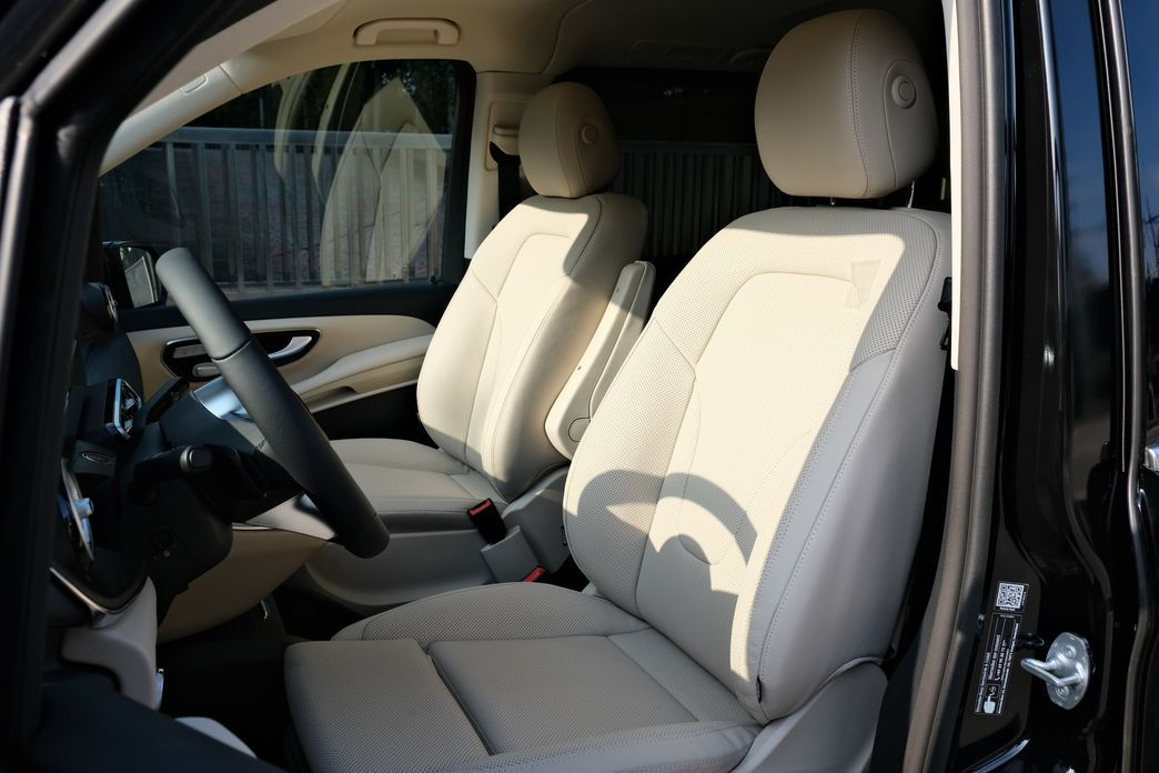 Mercedes-Benz V-Class 2025