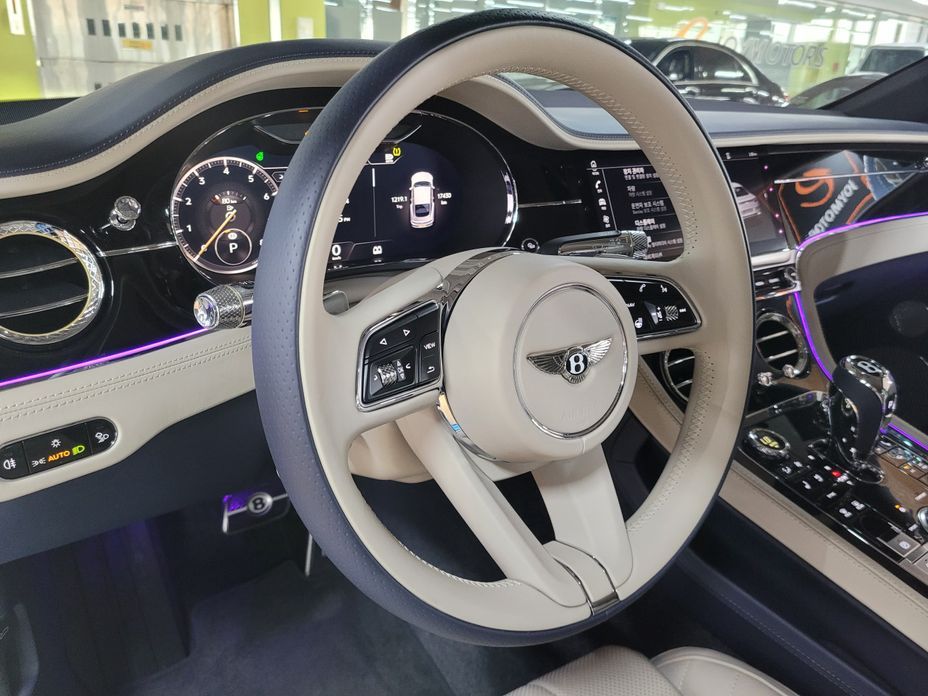 Bentley Continental 2021