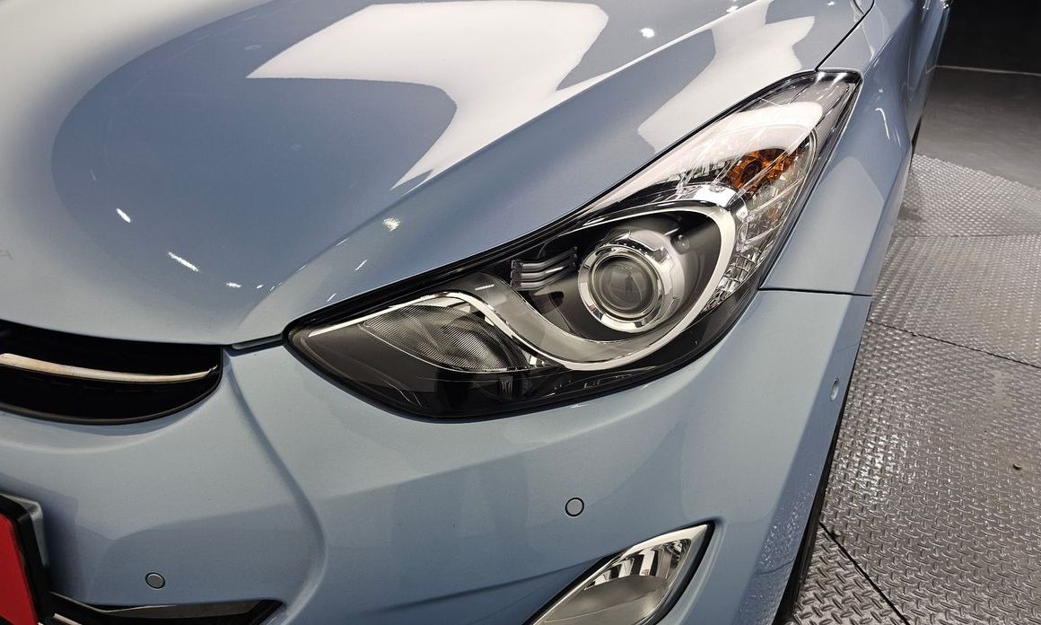 Hyundai AVANTE 2012