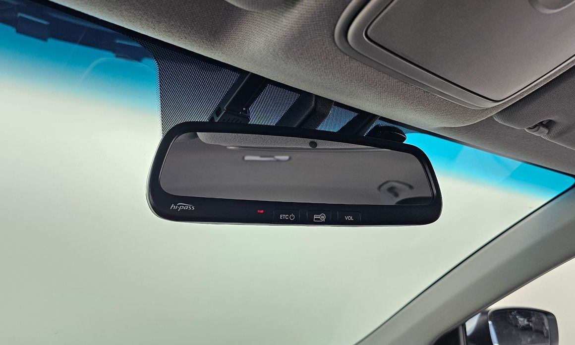Hyundai AVANTE 2012