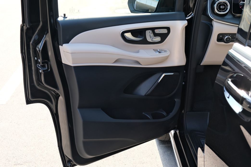 Mercedes-Benz V-Class 2025
