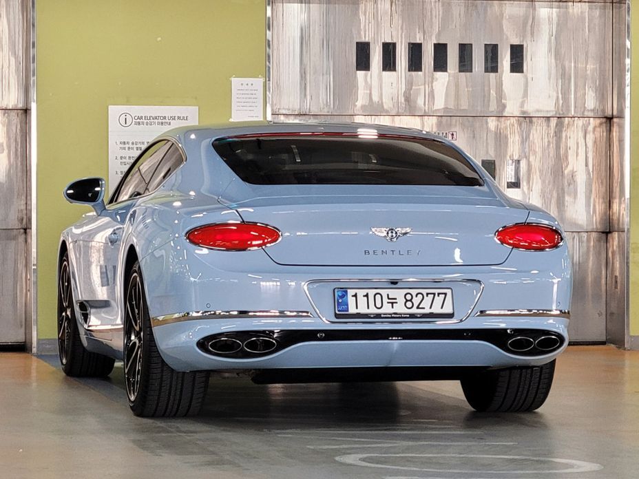 Bentley Continental 2021