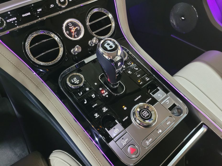 Bentley Continental 2021