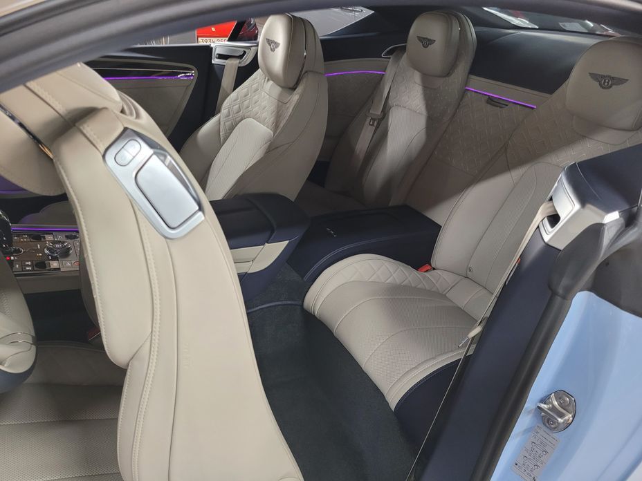Bentley Continental 2021