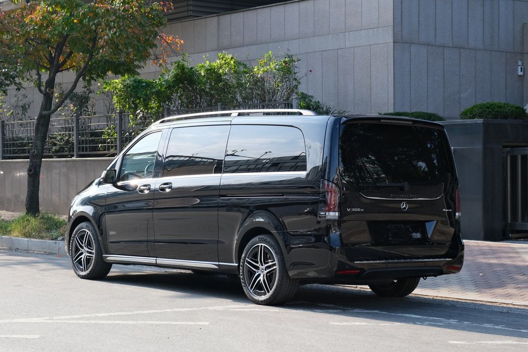 Mercedes-Benz V-Class 2025