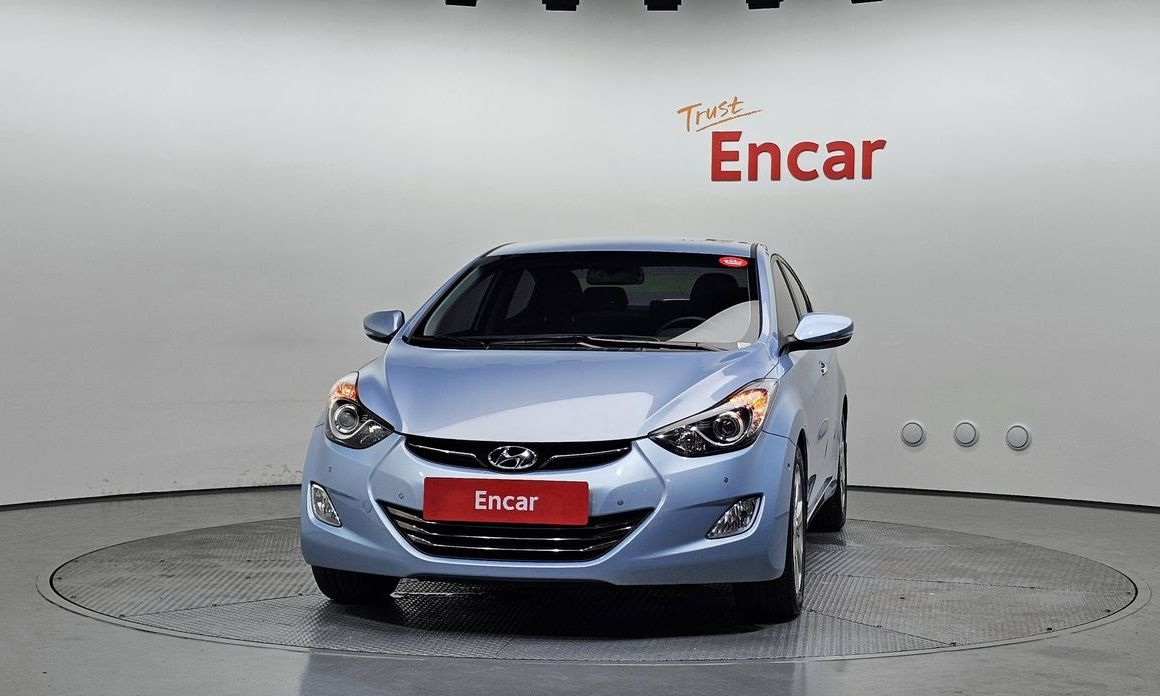 Hyundai AVANTE 2012