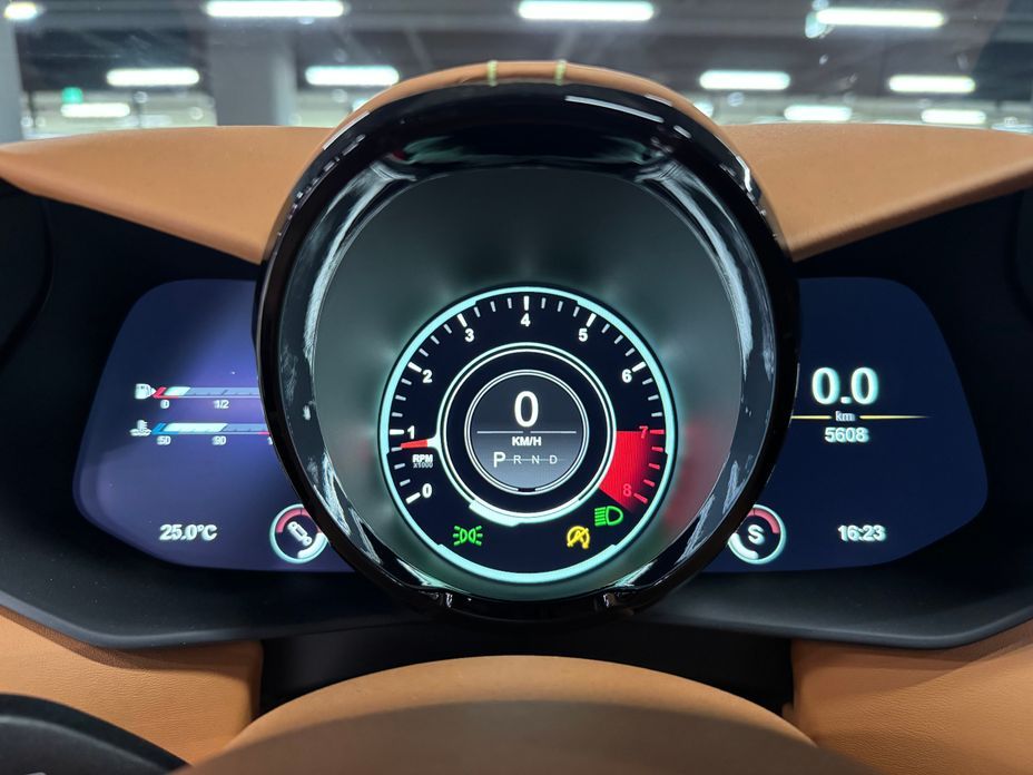 Astonmartin Vantage 2023