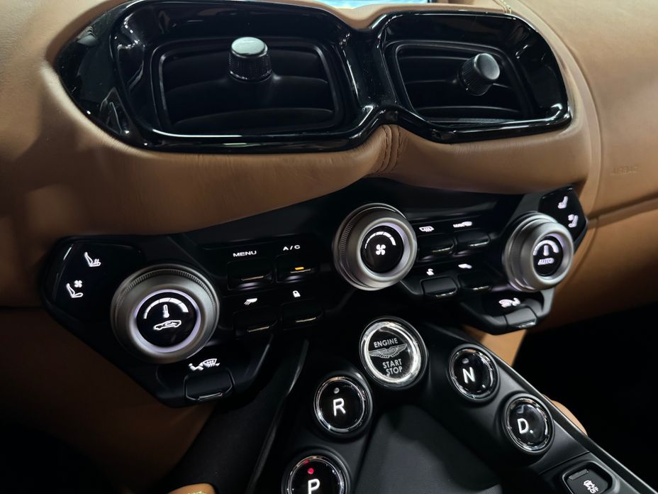 Astonmartin Vantage 2023