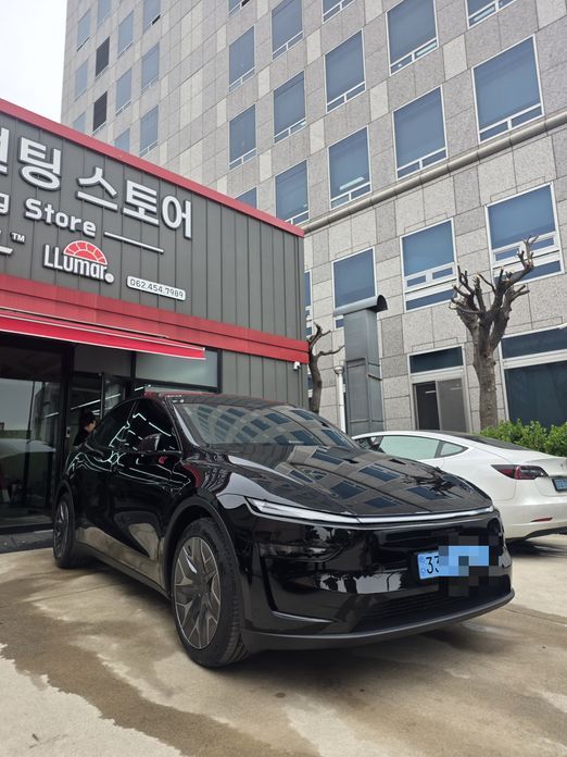 Tesla Model Y 2026