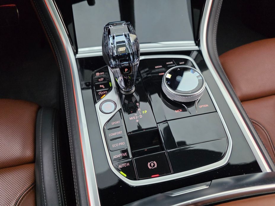 BMW 8-Series 2023