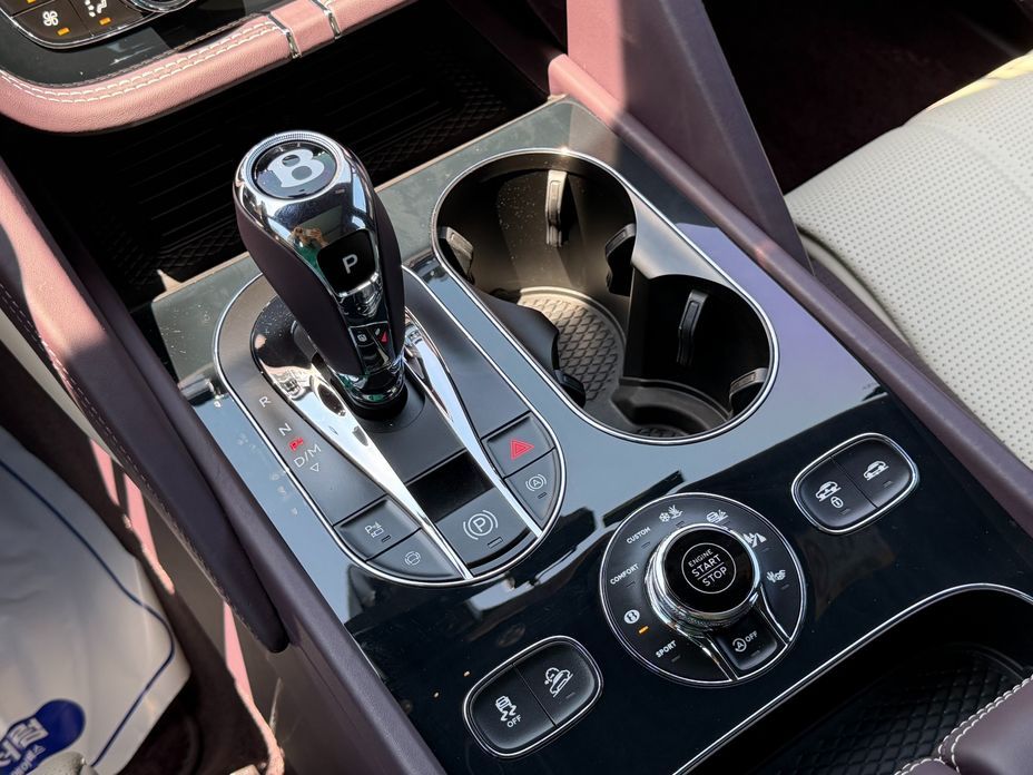 Bentley Bentayga 2024
