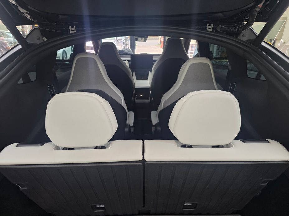 Tesla Model Y 2026