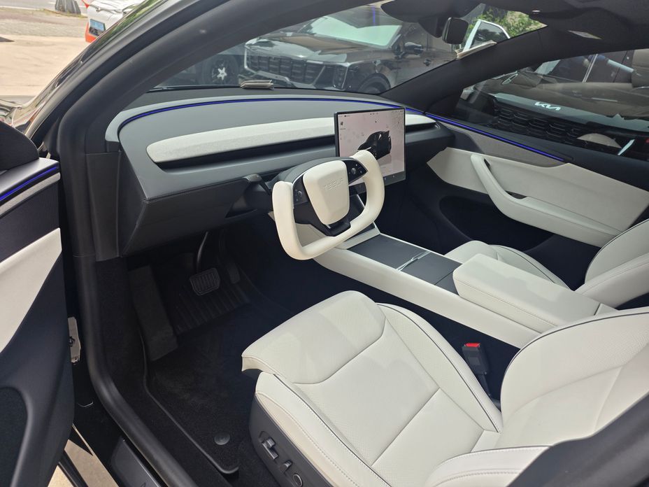 Tesla Model Y 2026