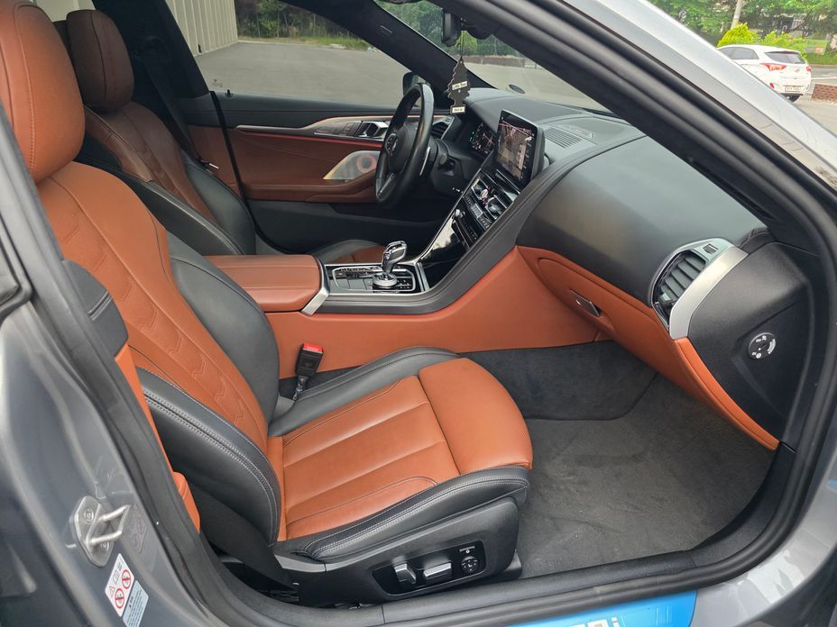 BMW 8-Series 2023