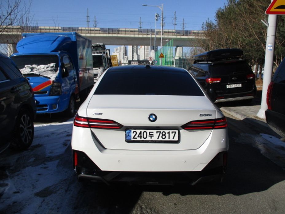 BMW 5-Series 2024