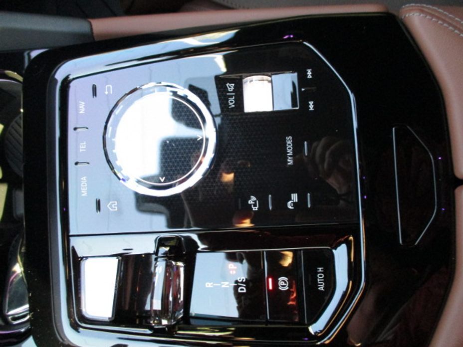 BMW 5-Series 2024
