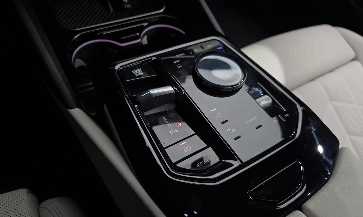 BMW 5-Series 2025