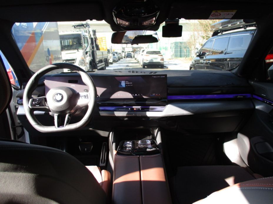 BMW 5-Series 2024