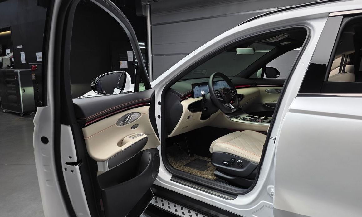 Genesis GV70 2025