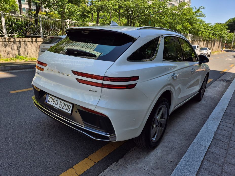 Genesis GV70 2025