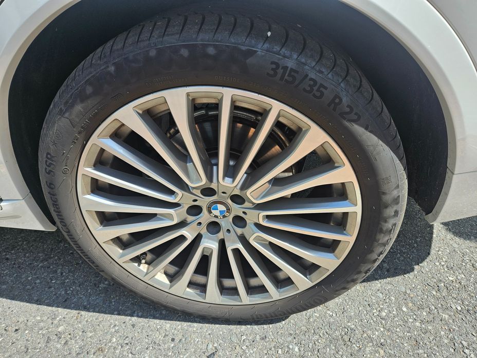 BMW X7 2020