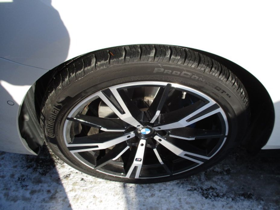 BMW 5-Series 2024