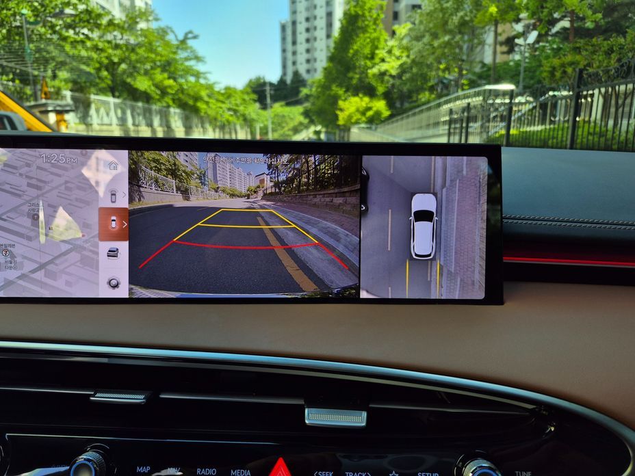 Genesis GV70 2025